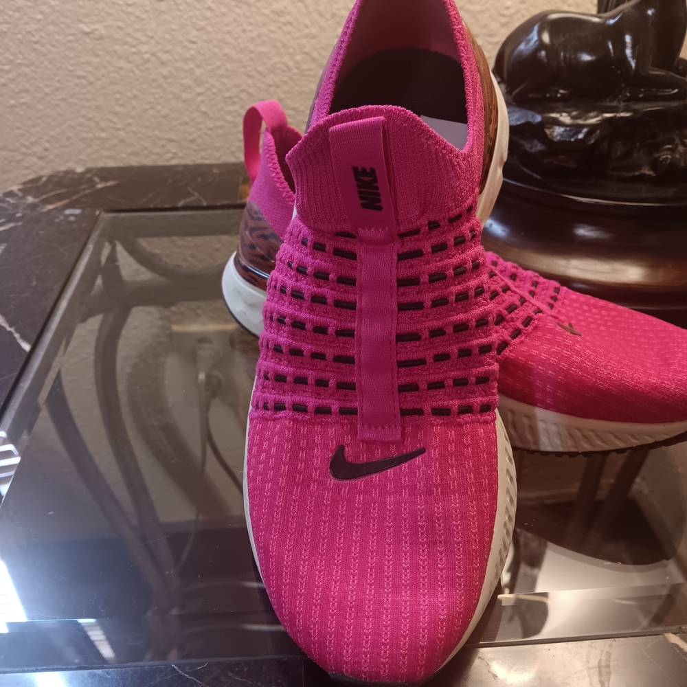 Nike Women's Pink Running Shoes - Picture 2 of 5